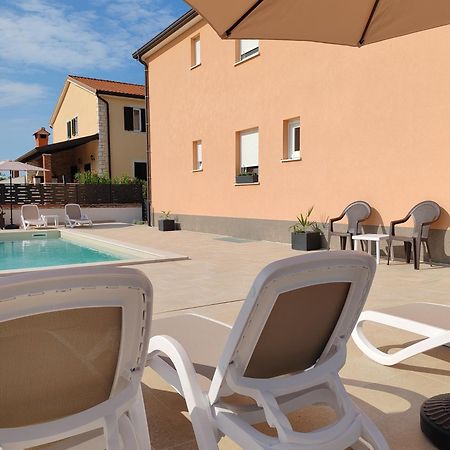 Apartments Oleander Lovrecica-Residence With Pool Екстер'єр фото