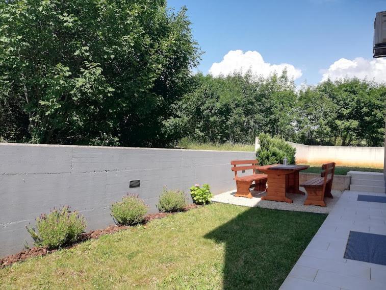 Apartments Oleander Lovrecica-Residence With Pool Екстер'єр фото