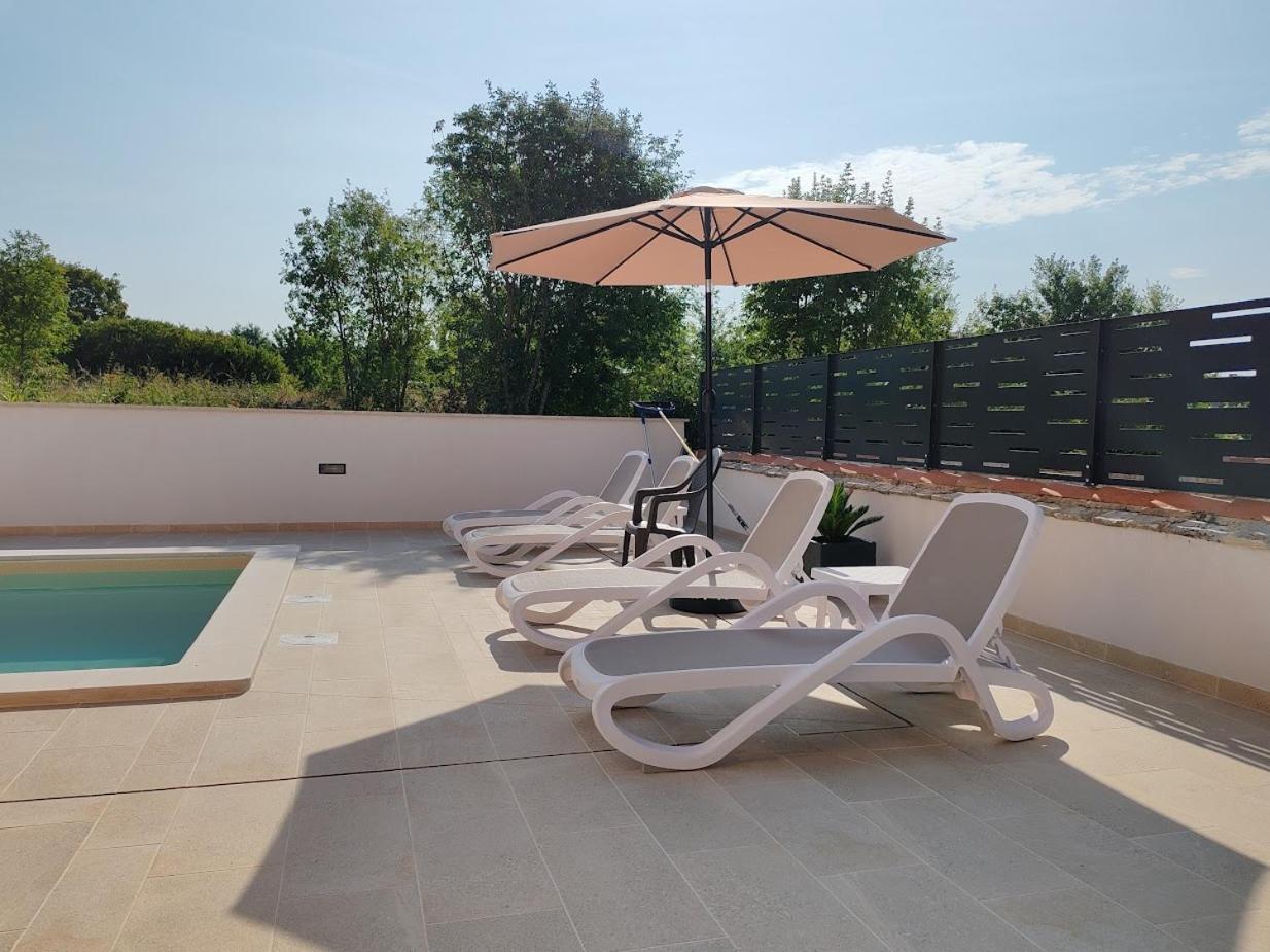 Apartments Oleander Lovrecica-Residence With Pool Екстер'єр фото