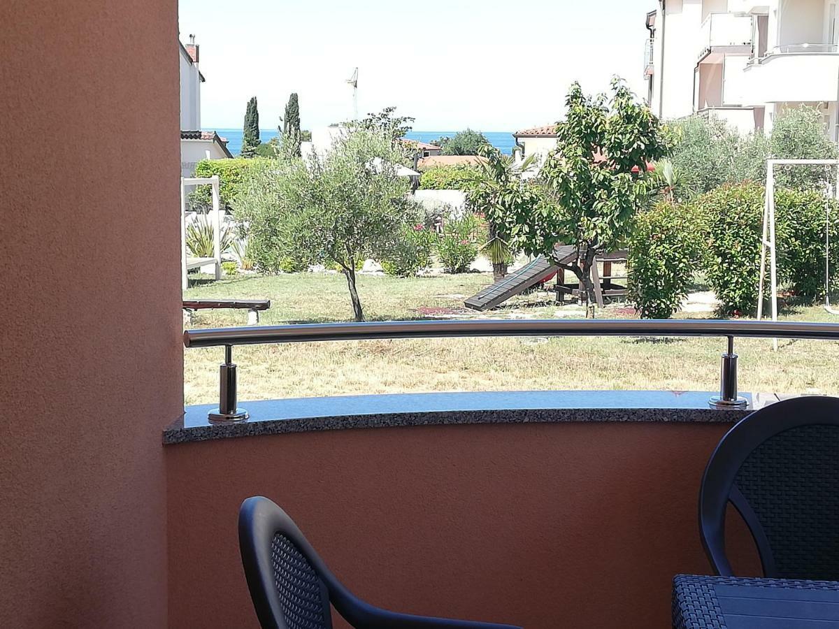 Apartments Oleander Lovrecica-Residence With Pool Екстер'єр фото