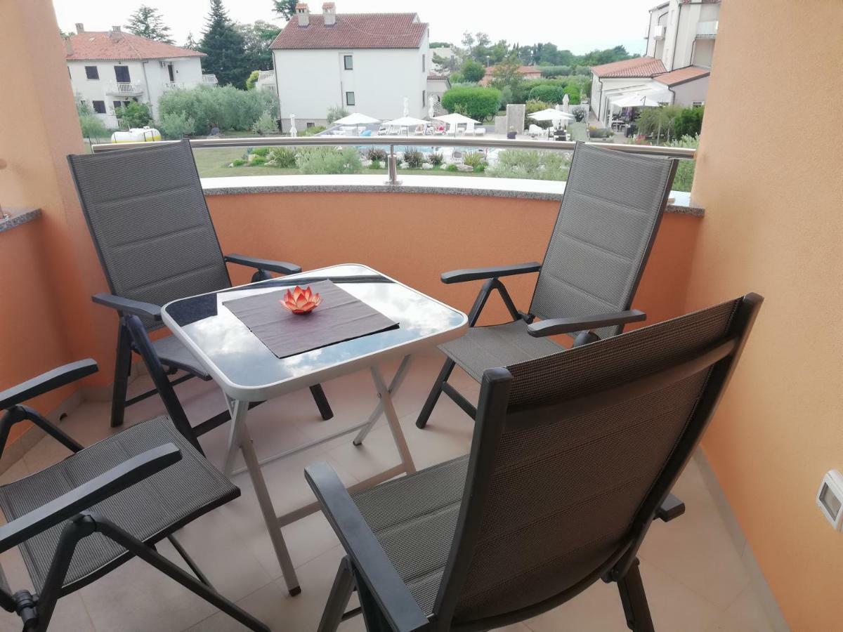 Apartments Oleander Lovrecica-Residence With Pool Екстер'єр фото